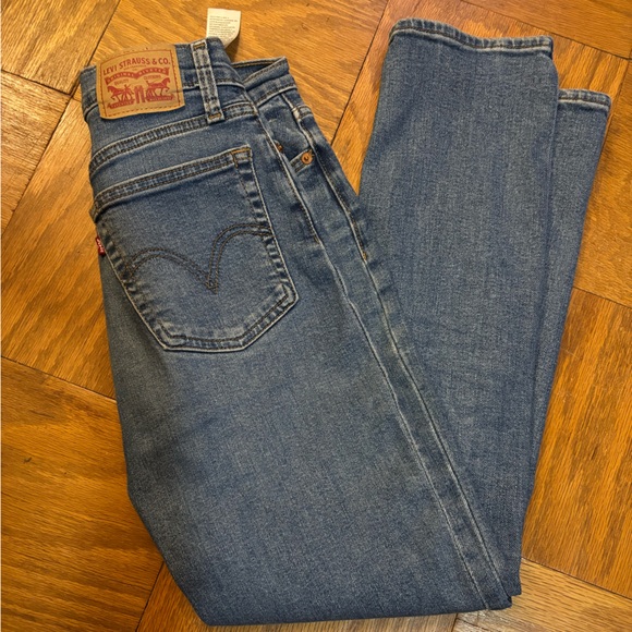 Levi’s Wedgie Straight - Picture 3 of 7